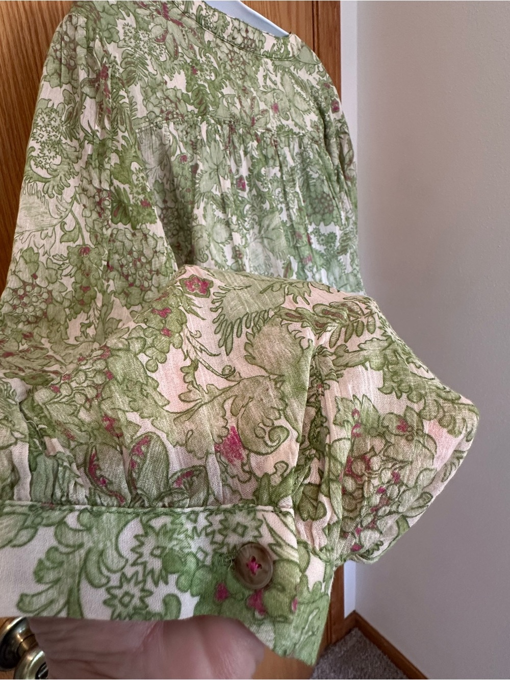 Anthropology Pilcro Green Floral Cotton Button-Front Blouse. Medium. - Picture 6 of 9